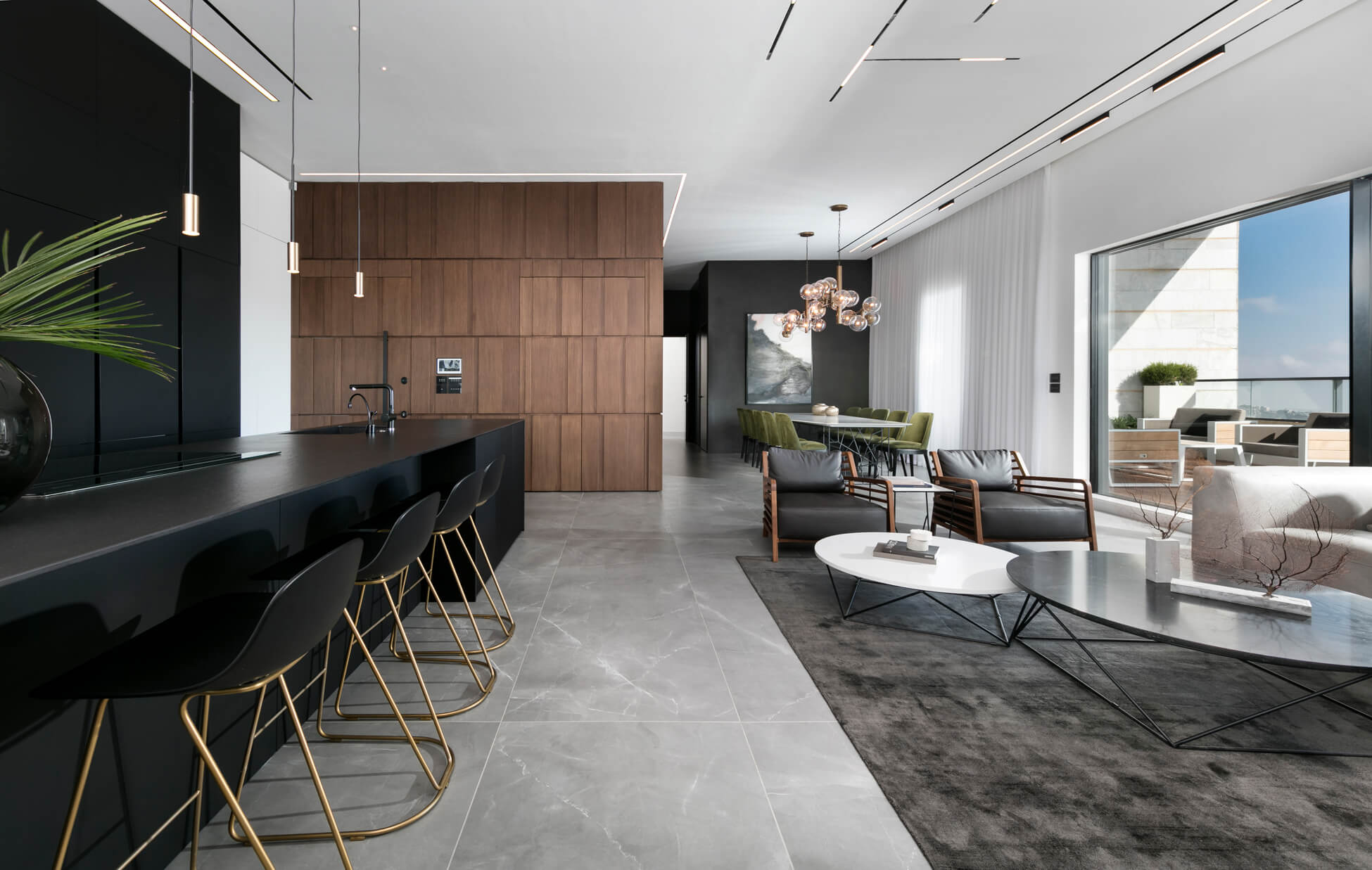 Family Penthouse – Clight Led - Penthouse Guesthouse In Family Friendly