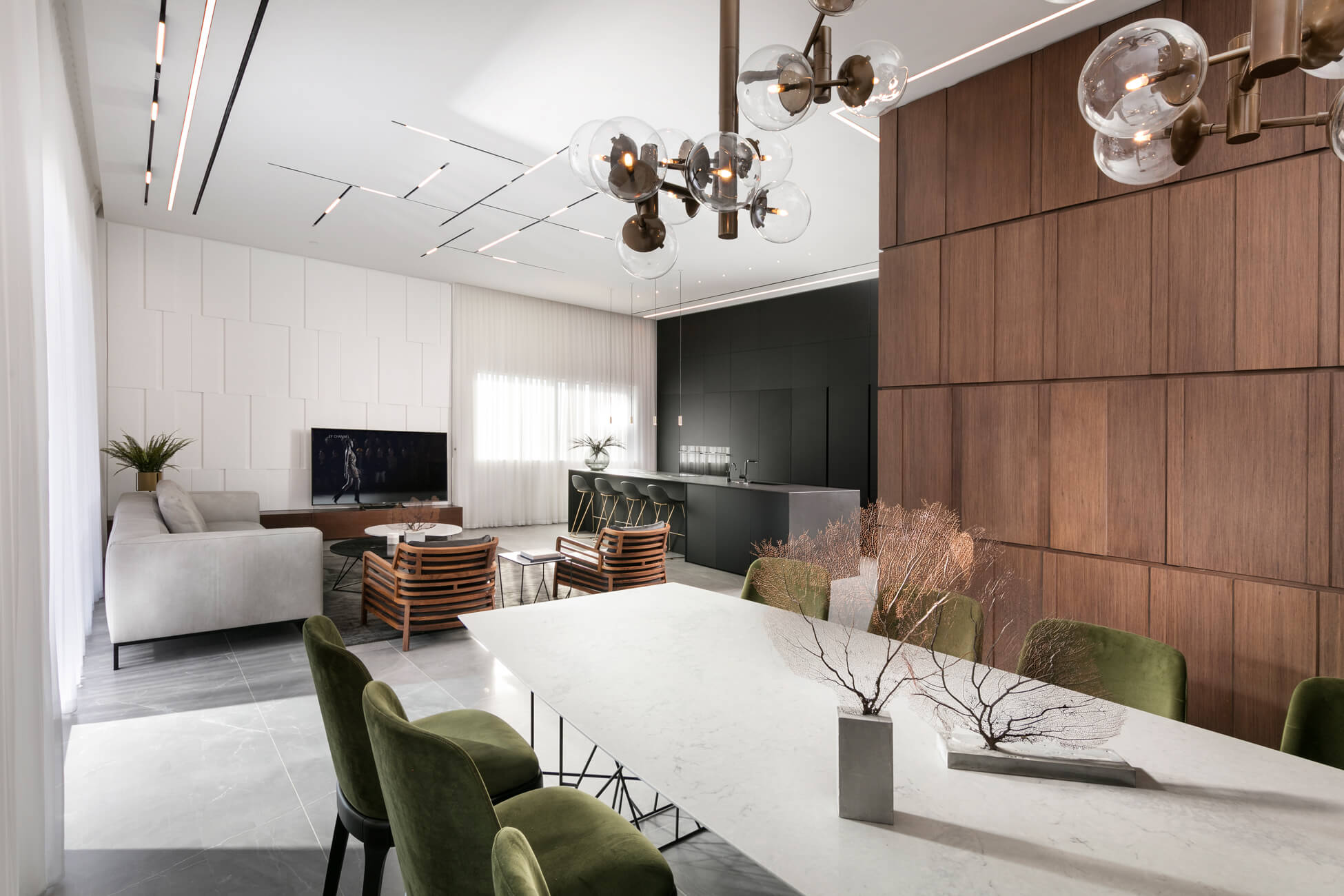 Family Penthouse – Clight Led - Penthouse Guesthouse In Family Friendly
